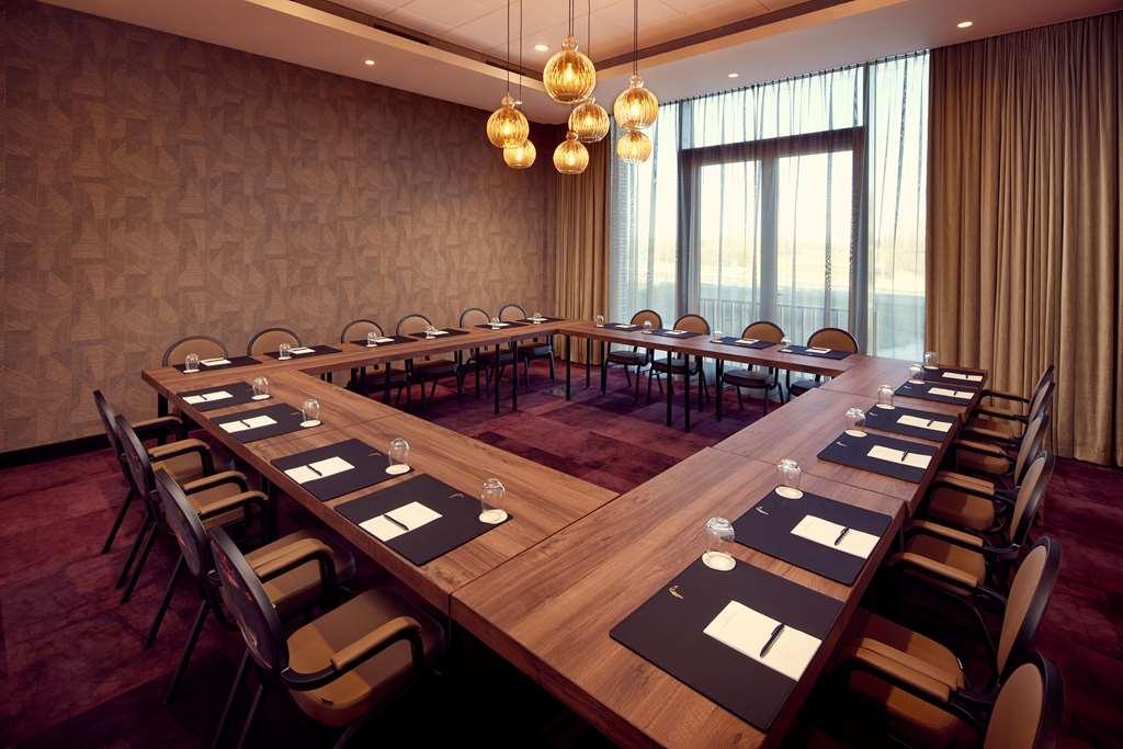 Van Der Valk Hotel Ґорінхем Зручності фото